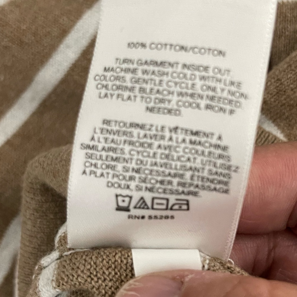 Express Men’s‎ Tan and Cream Button-Up Sweater
Size Large - Picture 8 of 9